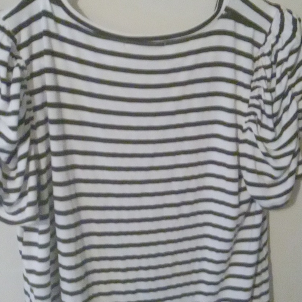 Shirt - Picture 4 of 4